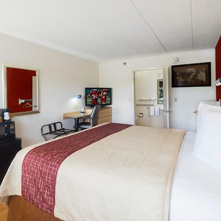 Red Roof Inn Cincinnati Northeast - Blue Ash Bagian luar foto