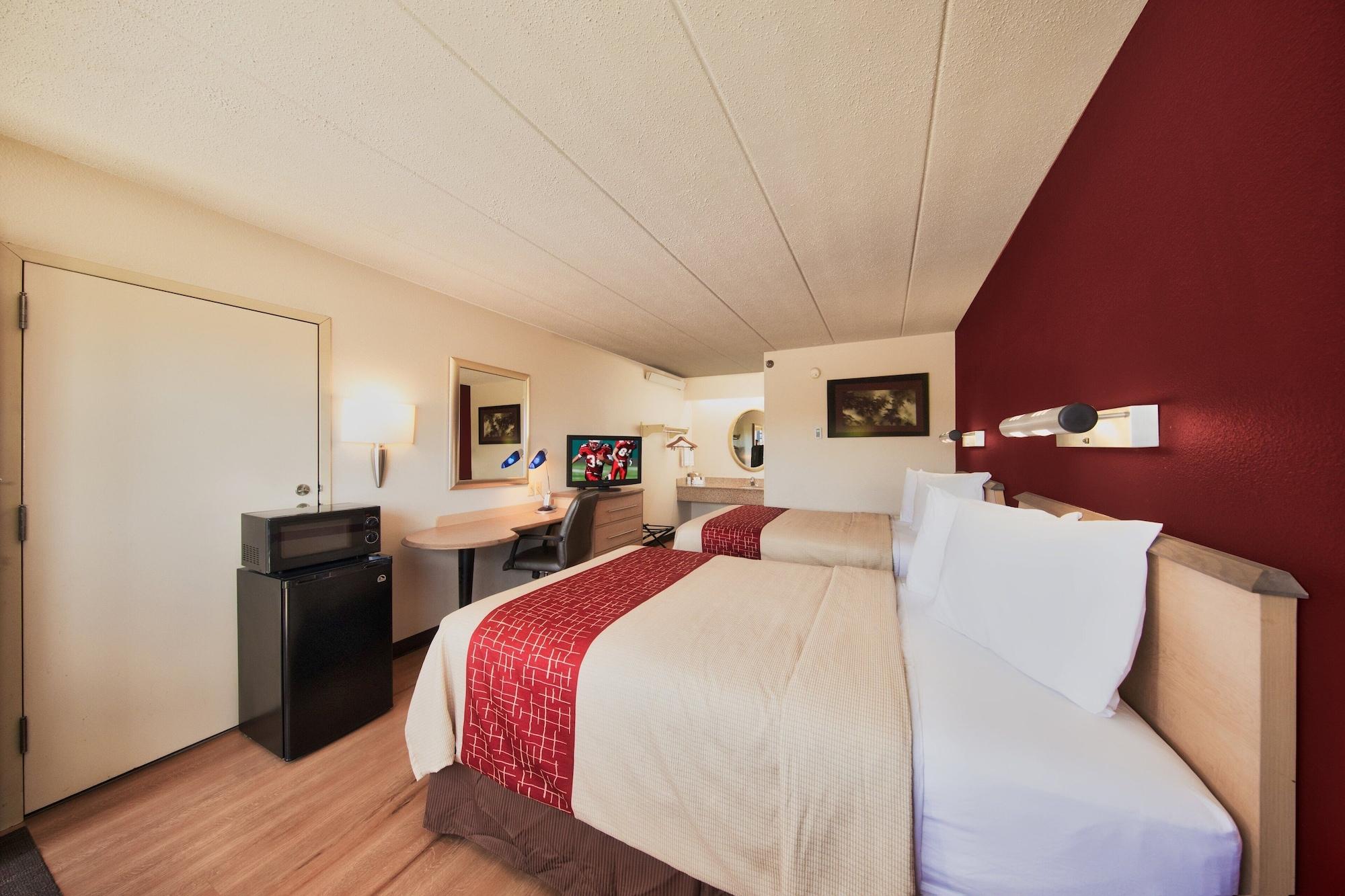Red Roof Inn Cincinnati Northeast - Blue Ash Bagian luar foto