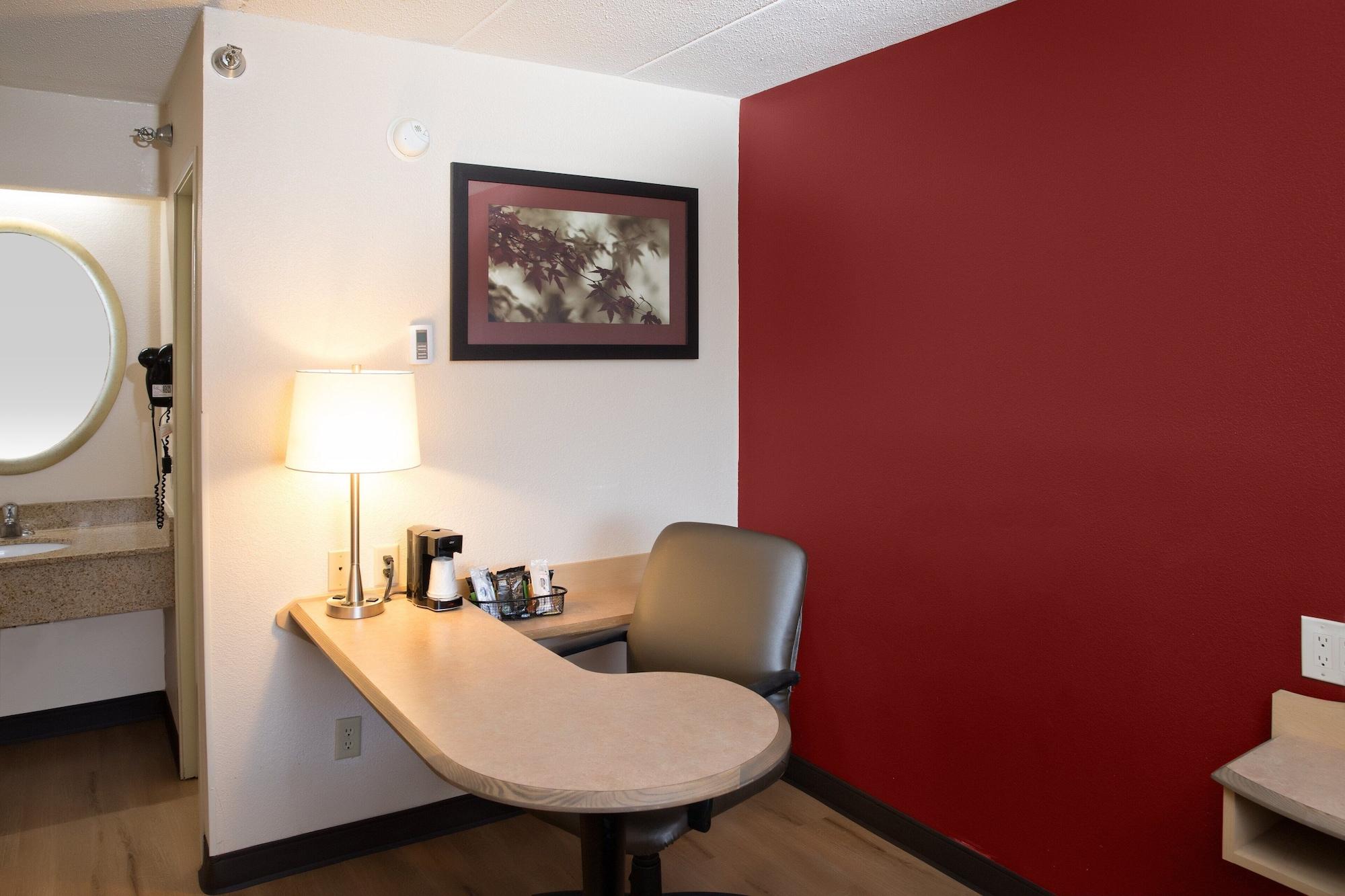 Red Roof Inn Cincinnati Northeast - Blue Ash Bagian luar foto