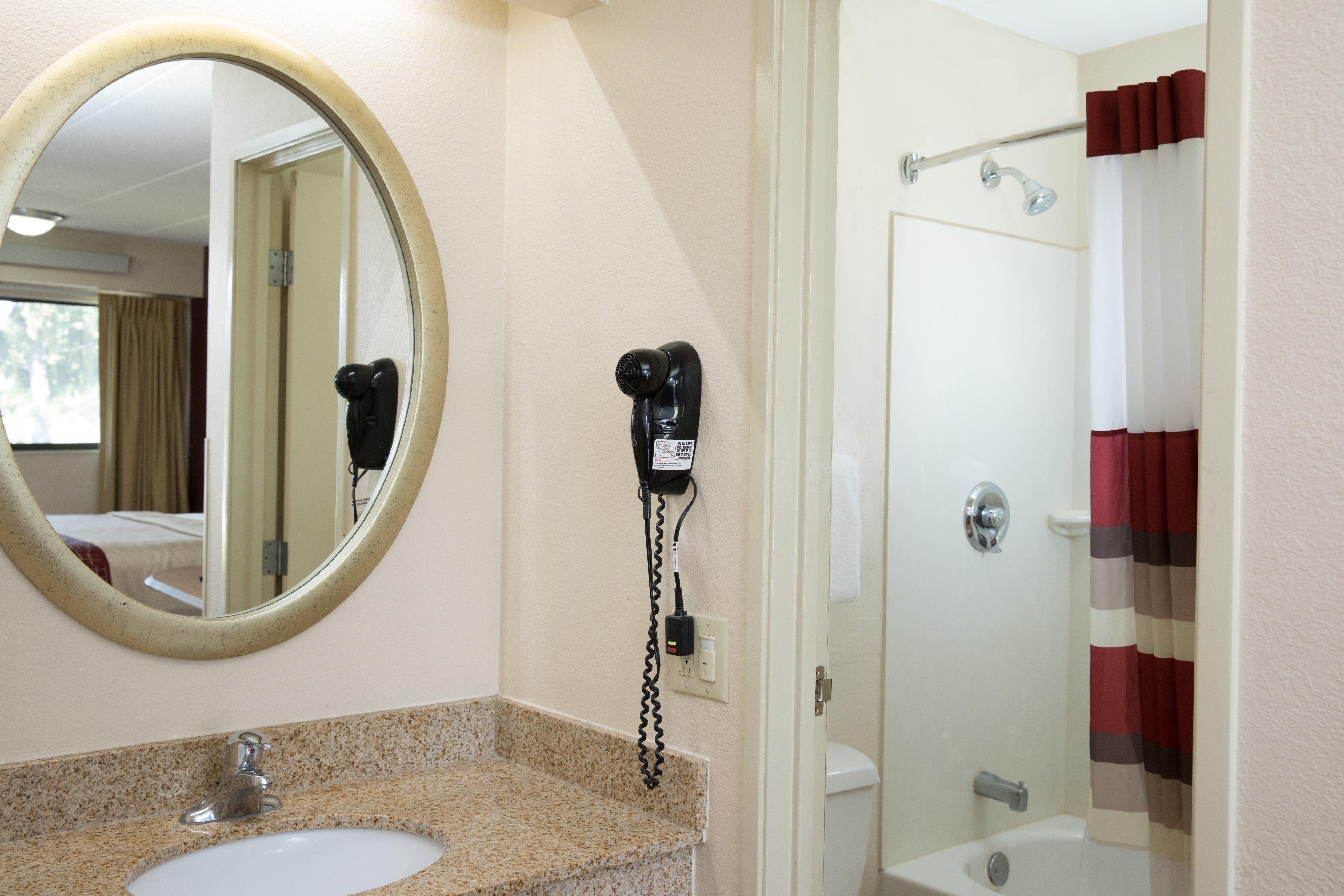 Red Roof Inn Cincinnati Northeast - Blue Ash Bagian luar foto