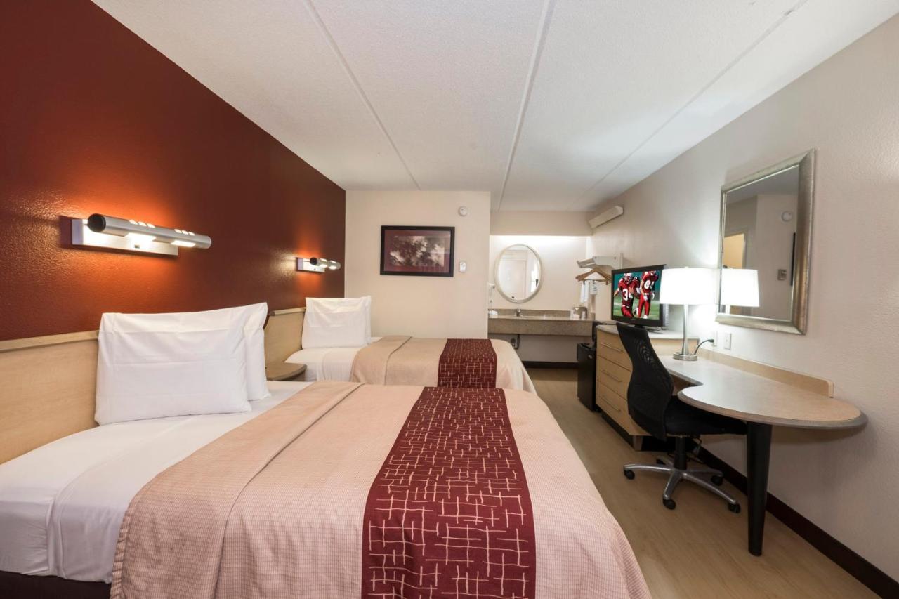 Red Roof Inn Cincinnati Northeast - Blue Ash Bagian luar foto