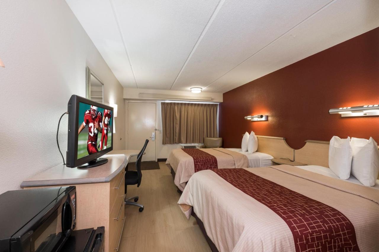 Red Roof Inn Cincinnati Northeast - Blue Ash Bagian luar foto