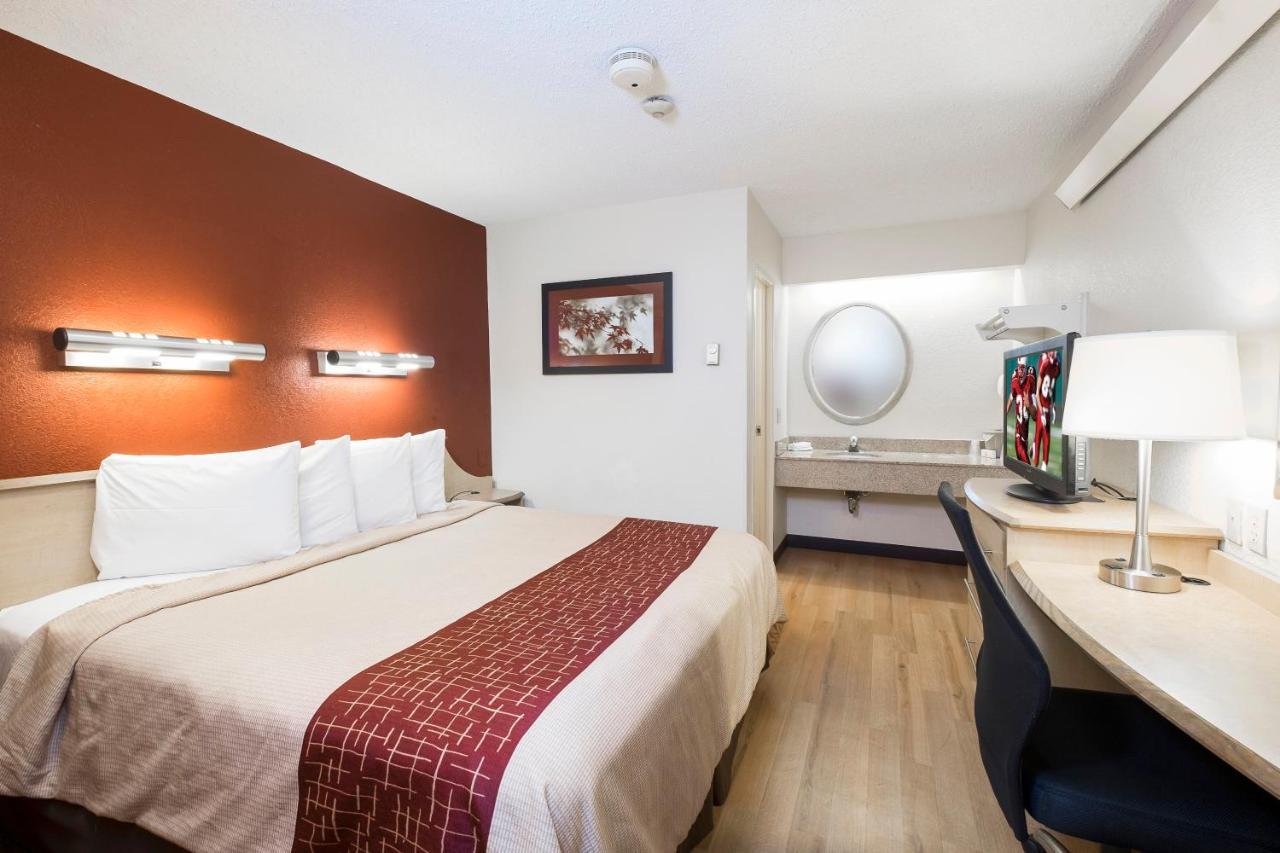 Red Roof Inn Cincinnati Northeast - Blue Ash Bagian luar foto