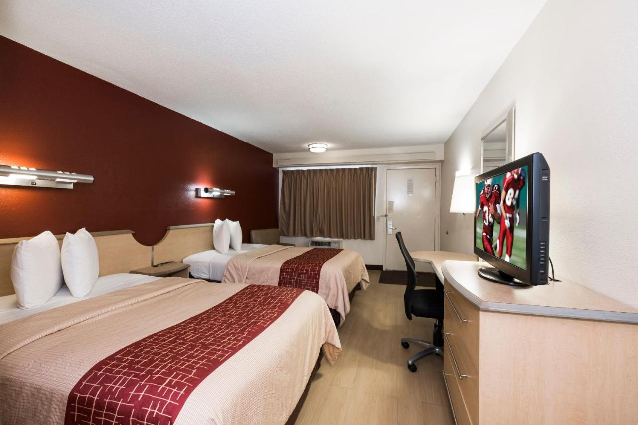 Red Roof Inn Cincinnati Northeast - Blue Ash Bagian luar foto