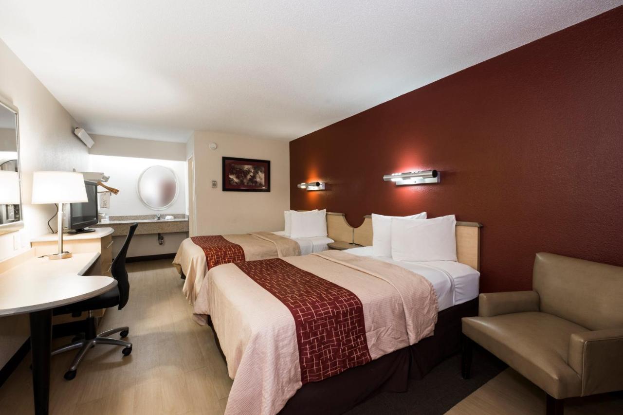 Red Roof Inn Cincinnati Northeast - Blue Ash Bagian luar foto