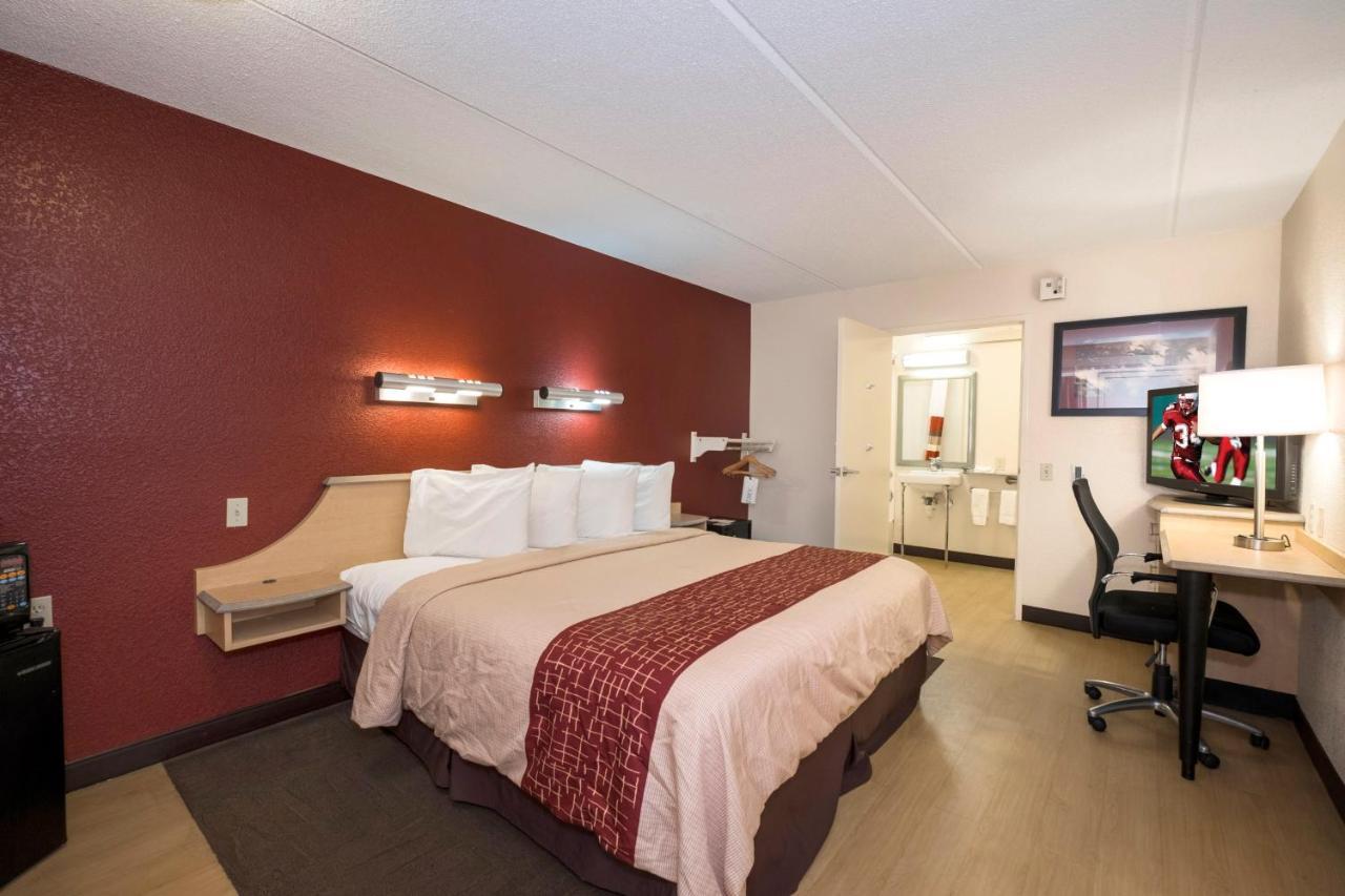 Red Roof Inn Cincinnati Northeast - Blue Ash Bagian luar foto