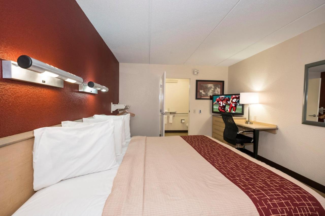 Red Roof Inn Cincinnati Northeast - Blue Ash Bagian luar foto