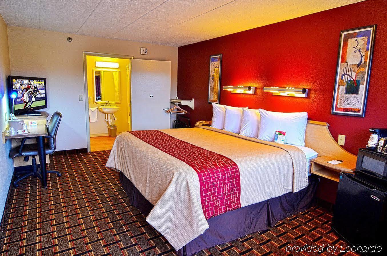 Red Roof Inn Cincinnati Northeast - Blue Ash Bagian luar foto