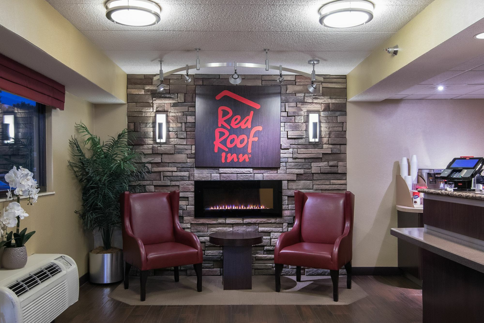 Red Roof Inn Cincinnati Northeast - Blue Ash Bagian luar foto